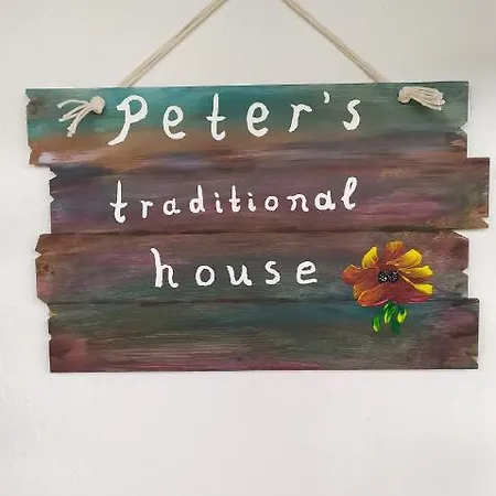Peter's Traditional House Apartman Szikiá